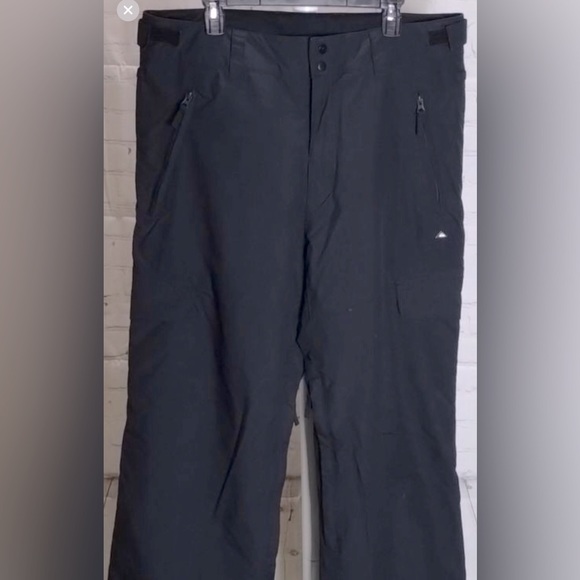 Quick Silver Utility Collection Snow and Ski Pants - Picture 10 of 16